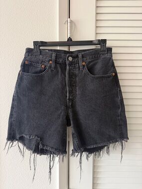 Black Frayed Hem Levi’s 501 Denim Shorts